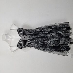 Sandra Darren Gray & Black Floral Whimsigoth Romantic Mesh Overlay Dress Size 14